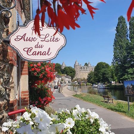 Aux Lits Du Canal Bed & Breakfast Josselin Dış mekan fotoğraf