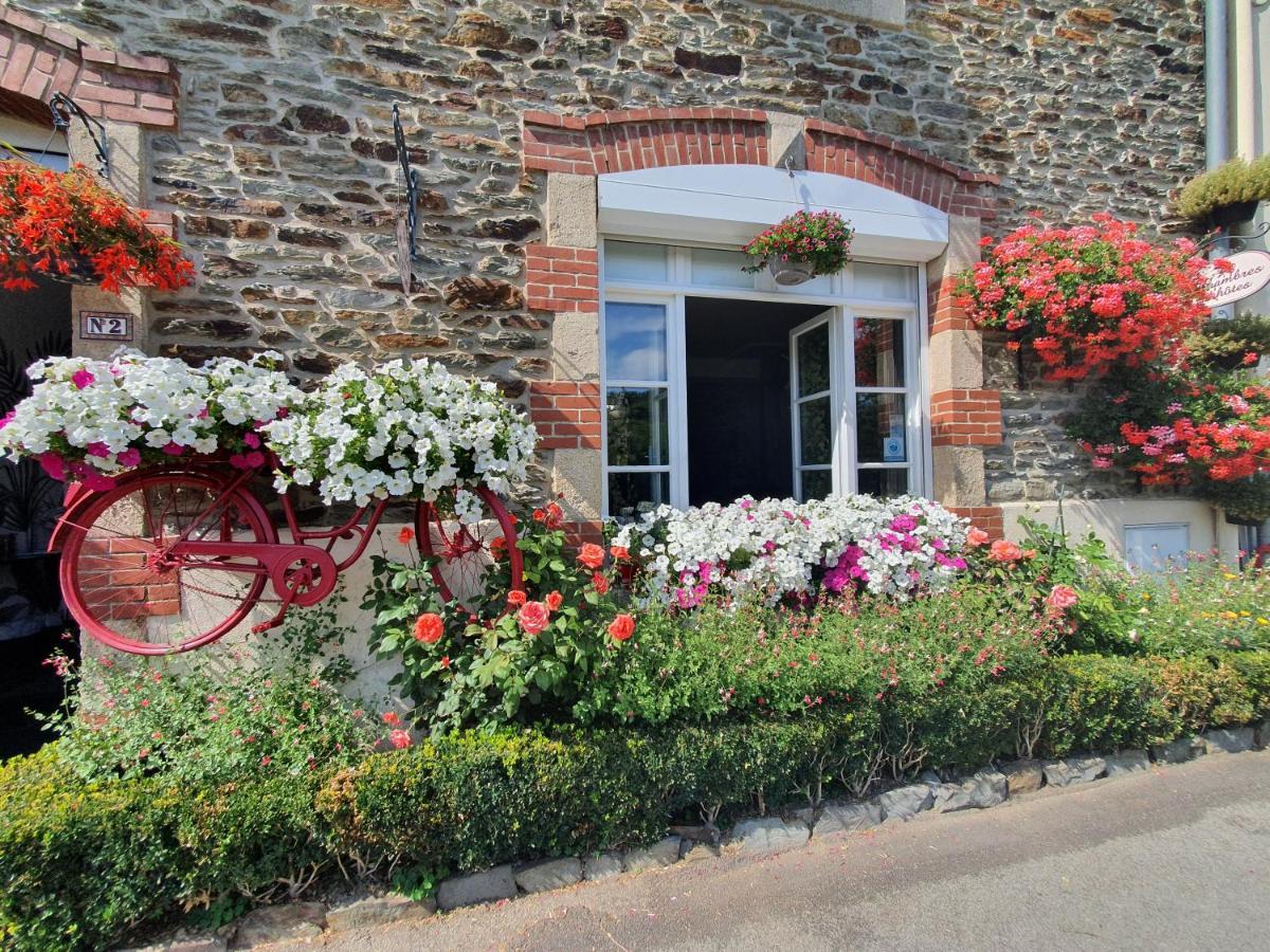 Aux Lits Du Canal Bed & Breakfast Josselin Dış mekan fotoğraf