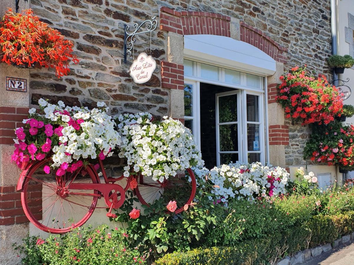 Aux Lits Du Canal Bed & Breakfast Josselin Dış mekan fotoğraf